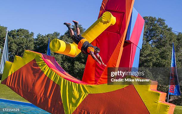 Wipe Out Rocks 52 Newlyweds Love And Other Wipeouts Stock Photos, High-Res Pictures ...