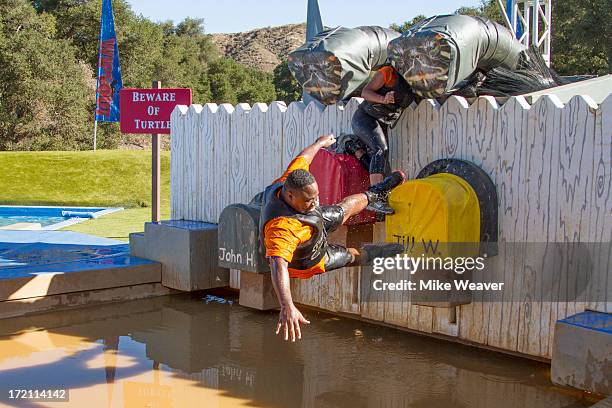 Wipe Out Rocks 52 Newlyweds Love And Other Wipeouts Stock Photos, High-Res Pictures ...