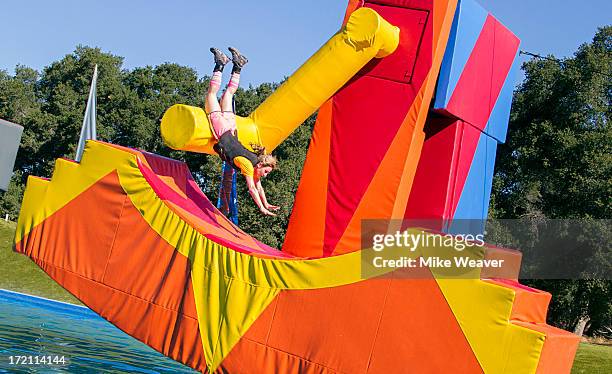 Wipe Out Rocks 52 Newlyweds Love And Other Wipeouts Stock Photos, High-Res Pictures ...