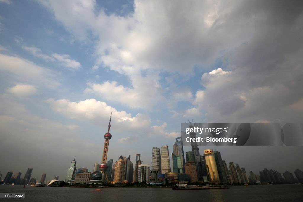 General Views Of Shanghai's Economy