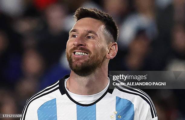 Messi Rosto 3,760 Messi Smiles Stock Photos, High-Res Pictures, and Images - Getty ...