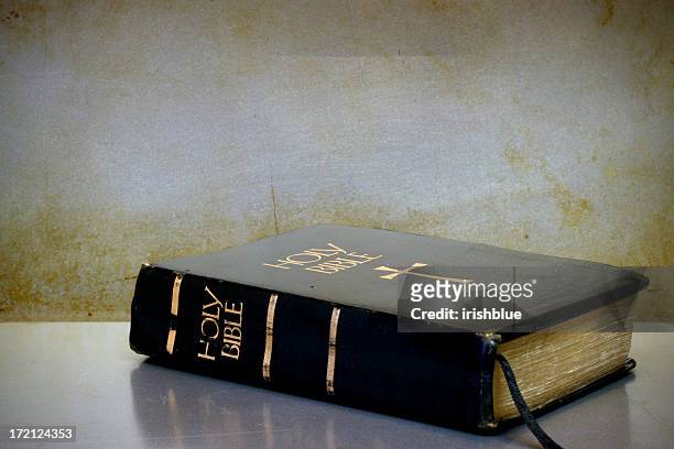 聖聖書 - fundamentalism ストックフォトと画像