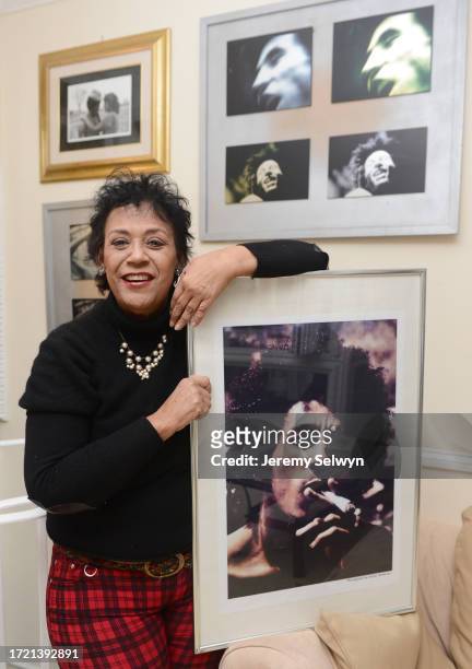 Esther Anderson Former Girlfriend Of Bob Marley'S Holding Her Picture Of Bob At Her Chelsea Home Today. 24-January-2014