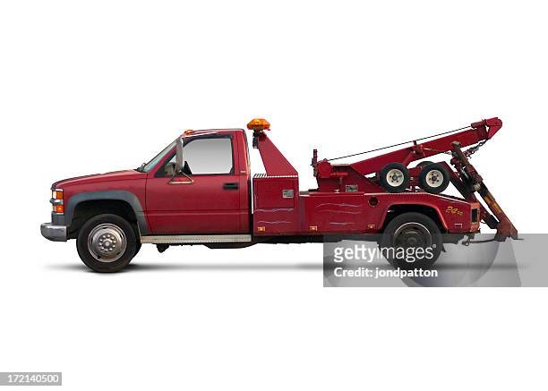 rojo camión de remolque - remolcar fotografías e imágenes de stock