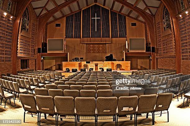 innenansicht der kirche - church inside stock-fotos und bilder