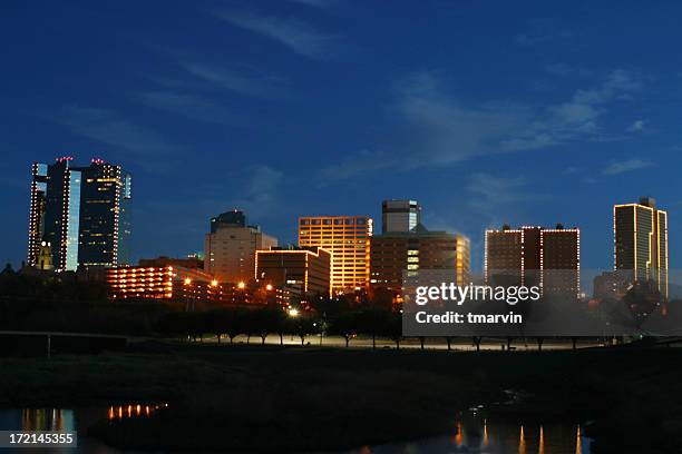 horizonte de fort worth - fort worth fotografías e imágenes de stock