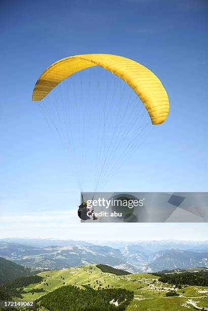 sin límites - gliding fotografías e imágenes de stock