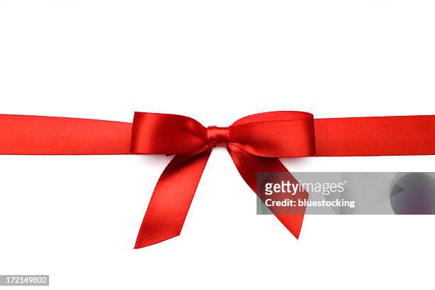 en satin rouge cadeau bow (tracé de détourage) - rouge photos et images de collection