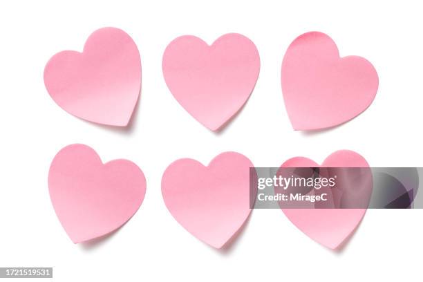 a set of pink heart blank adhesive notes isolated on white - papel adesivo imagens e fotografias de stock