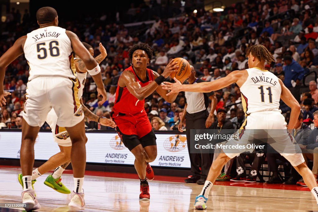 Houston Rockets Thompson Amen Thompson of the Houston Rockets drives to the basket during the ...