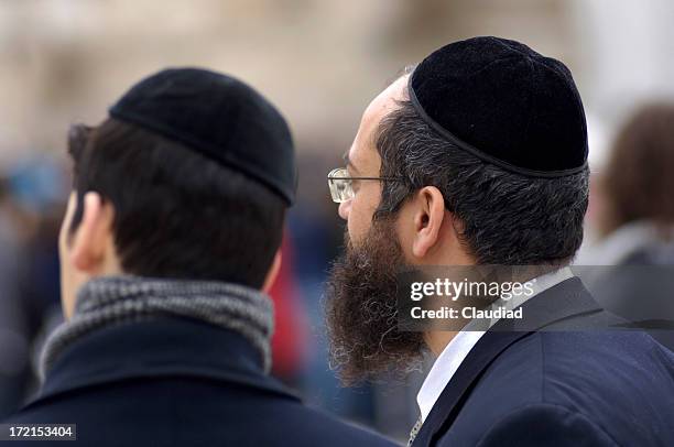 los judíos ortodoxo - jewish man fotografías e imágenes de stock