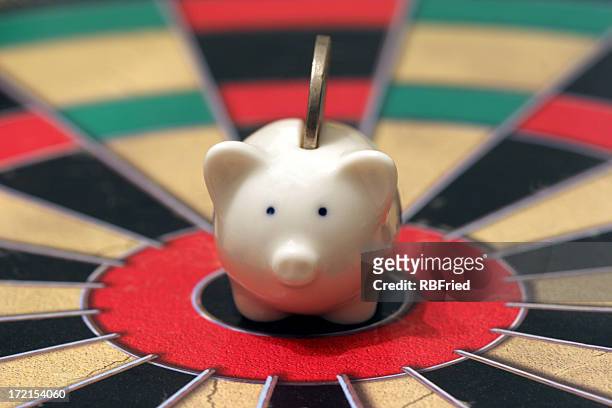 savings target - mutual fund stock pictures, royalty-free photos & images