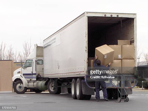 entladen der truck - offloading stock-fotos und bilder