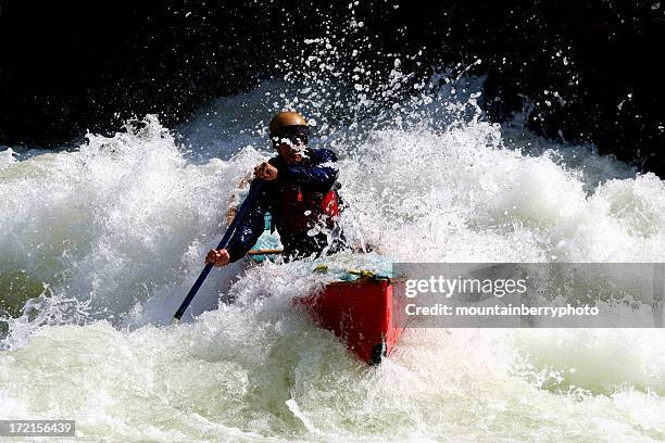 canoa rojo - canoe rapids fotografías e imágenes de stock