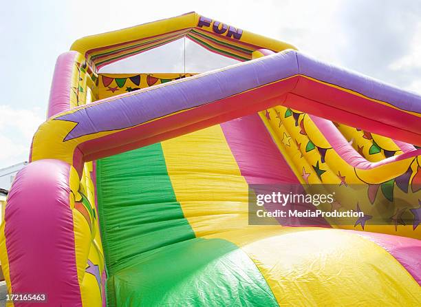 hüpfburg - inflatable playground stock-fotos und bilder