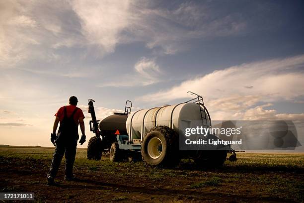 seeding in saskatchewan - saskatchewan stock pictures, royalty-free photos & images