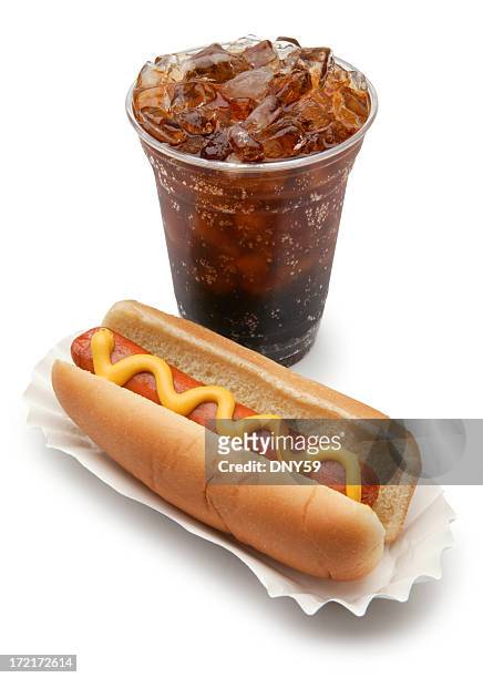 hot dog und limonade - hotdog stock-fotos und bilder