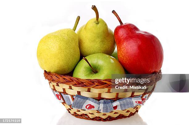 fruit basket - fruitschaal stockfoto's en -beelden