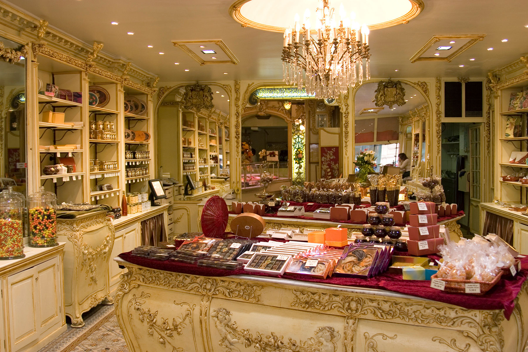 chocolate shop history