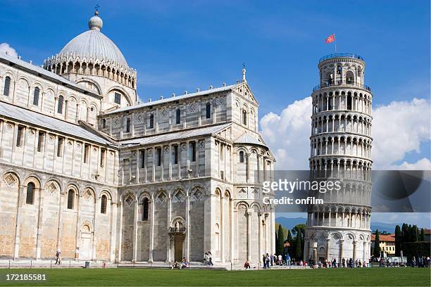torre de pisa, itália e a catedral - torre de pisa imagens e fotografias de stock