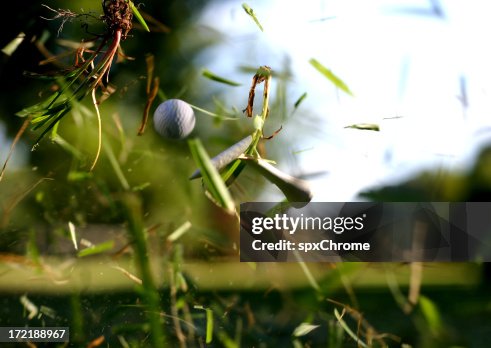 T-SHIRT Broken con pallina da Golf in volo T-SHIRT Broken con pallina da Golf in volo