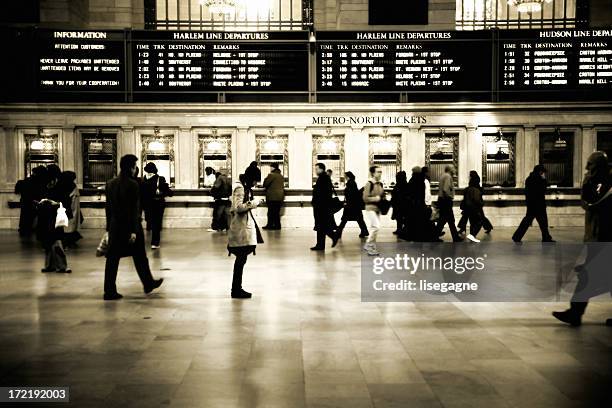 travellers - grand central station manhattan stock pictures, royalty-free photos & images