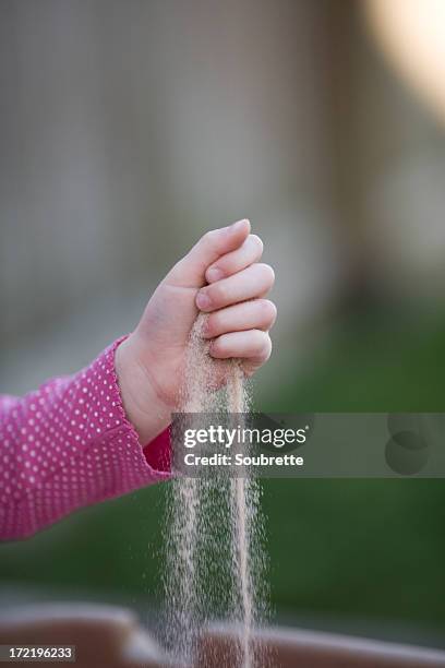 sands of time - sifting stockfoto's en -beelden