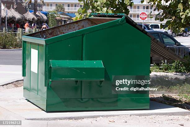 green-container - müllcontainer stock-fotos und bilder