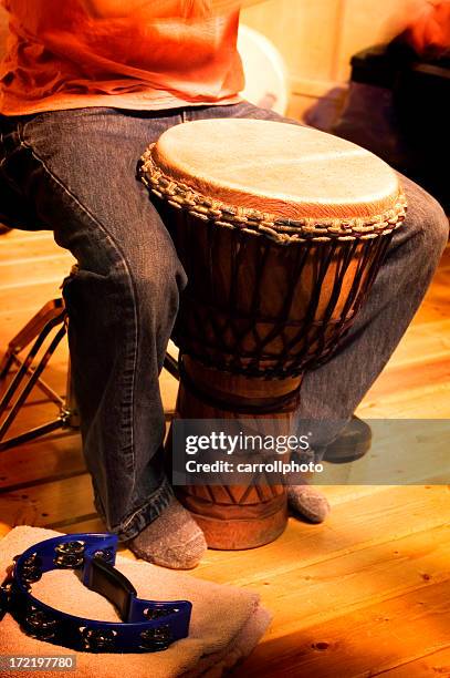 ミュージシャン、アフリカ djembe - djembe ストックフォトと画像