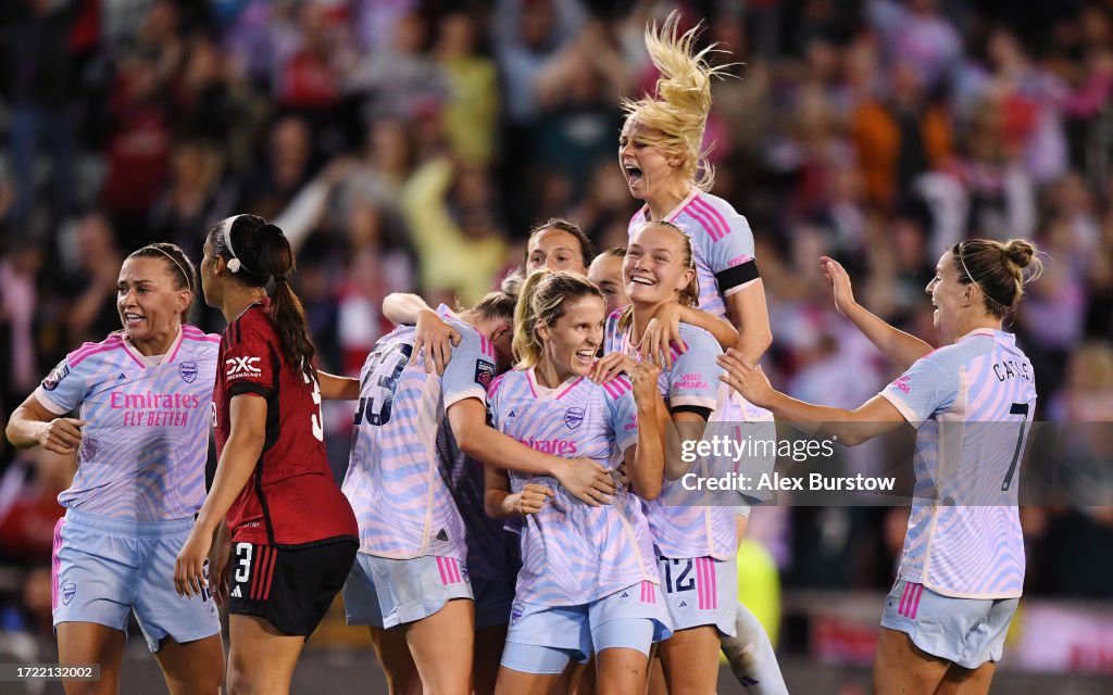 Manchester United v Arsenal FC - Barclays Women´s Super League