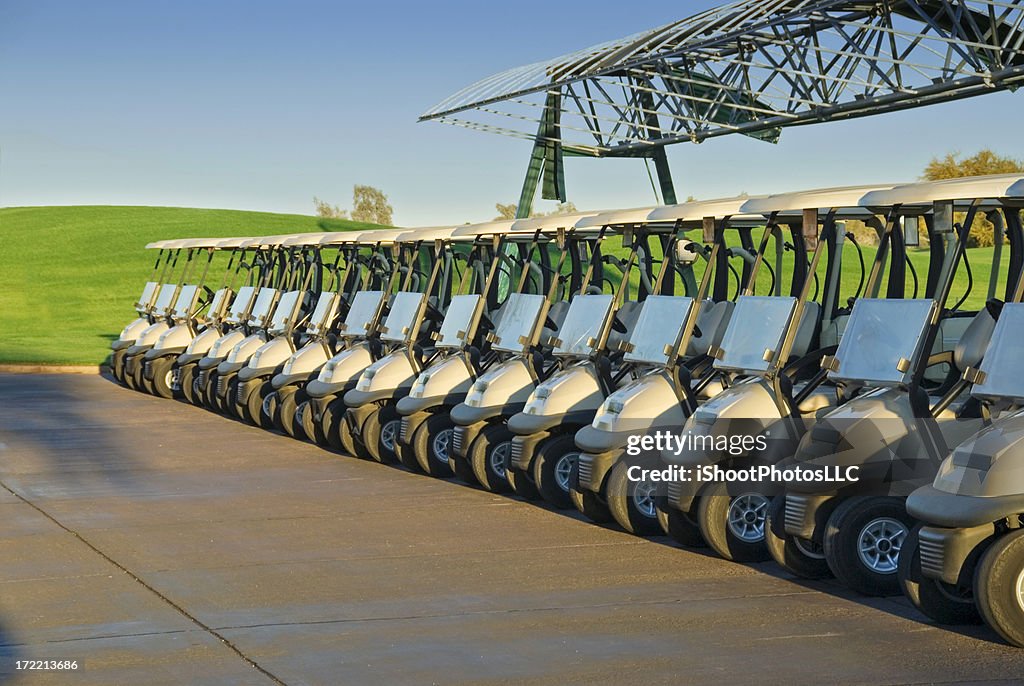 Golfwagen all in a Row