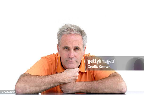 sério olhando para homem - cabeludo imagens e fotografias de stock