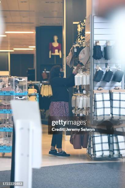 Primark Oxford Street Prepares To Open 24 Hours After Lockdown Ends.....Evening Standard Picture. 28-November-2020