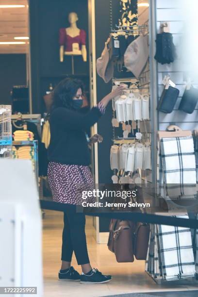 Primark Oxford Street Prepares To Open 24 Hours After Lockdown Ends.....Evening Standard Picture. 28-November-2020