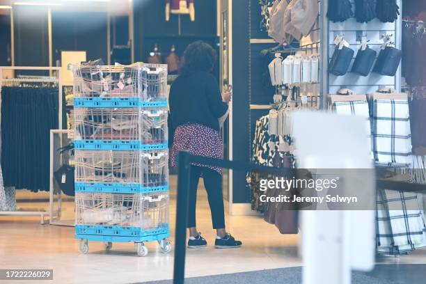 Primark Oxford Street Prepares To Open 24 Hours After Lockdown Ends.....Evening Standard Picture. 28-November-2020