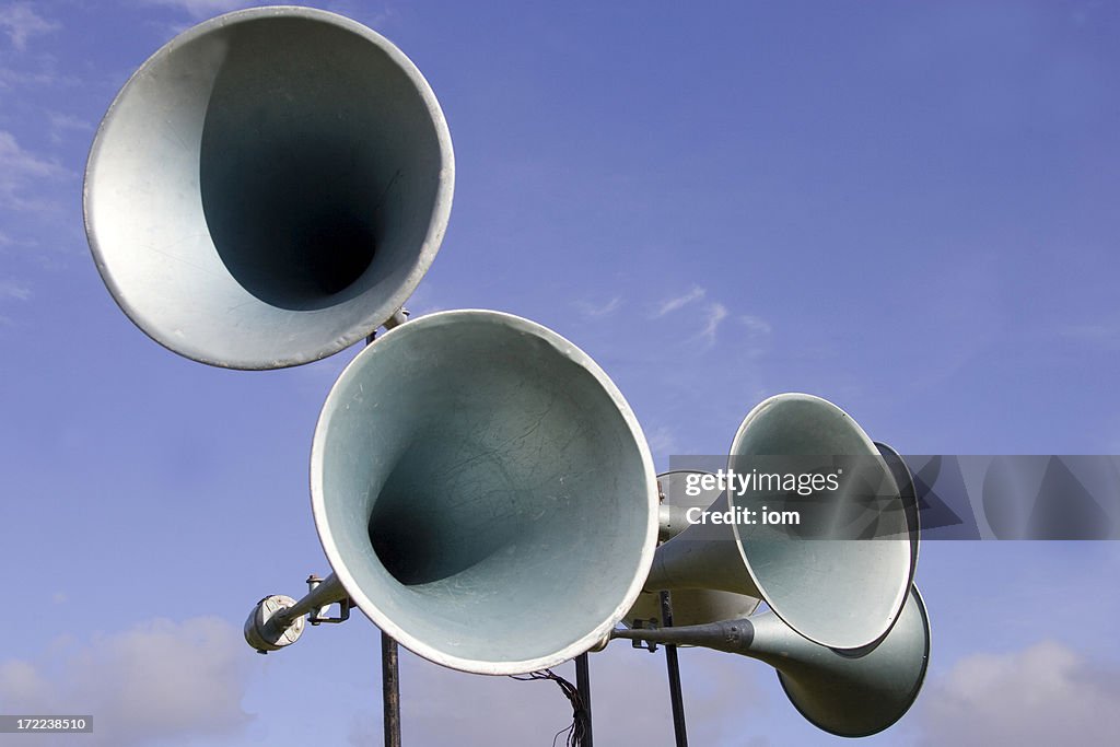 Loudspeaker horns