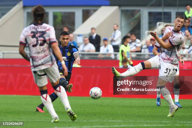Lautaro Martinez of FC Internazionale scores their sides second goal during the Serie A TIM match between FC Internazionale and Bologna FC at Stadio...