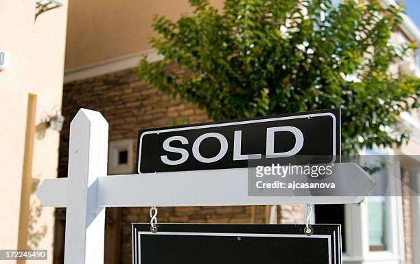 haus verkauft! - house sold stock-fotos und bilder