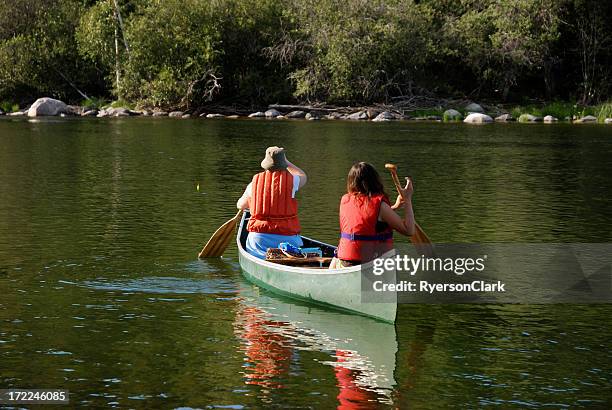 wilderness paddeln, yellowknife - yellowknife stock-fotos und bilder