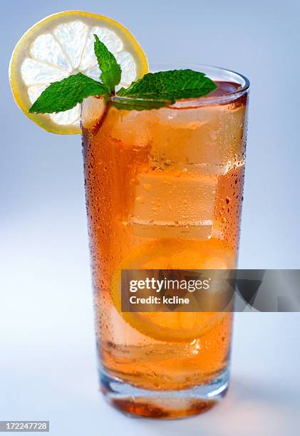 refreshing iced tea - mint julep stock pictures, royalty-free photos & images