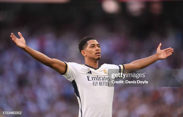 Jude Bellingham of Real Madrid celebrates after scoring their team's first goal during the LaLiga EA Sports match between Real Madrid CF and CA...