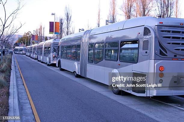 longa linha de trânsito - woodland hills los angeles imagens e fotografias de stock