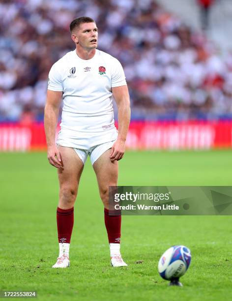 Owen Farrell of England lines up a penalty before becoming the all-time leading points scorer for England during the Rugby World Cup France 2023...
