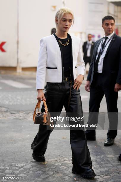 Street Style - Paris Fashion Week - Womenswear Spring/Summer 2024 -..., Photo d'actualité