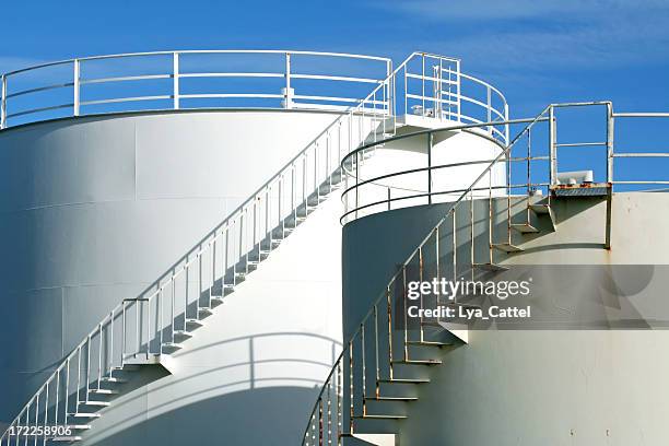 öl-vorratsbehälter - diesel-kraftstoff stock-fotos und bilder