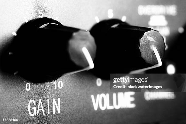 volume knobs - lautstärkeregler stock-fotos und bilder