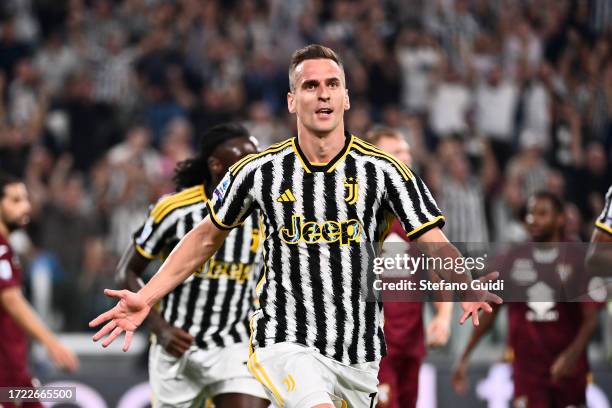 Arkadiusz Milik of Juventus FC celebrates scoring his team's second goal during the Serie A TIM match between Juventus and Torino FC at on October 7,...