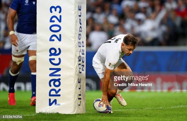 Danny Care of England breaks through the Samoa defence as he scores his team's second try during the Rugby World Cup France 2023 match between...