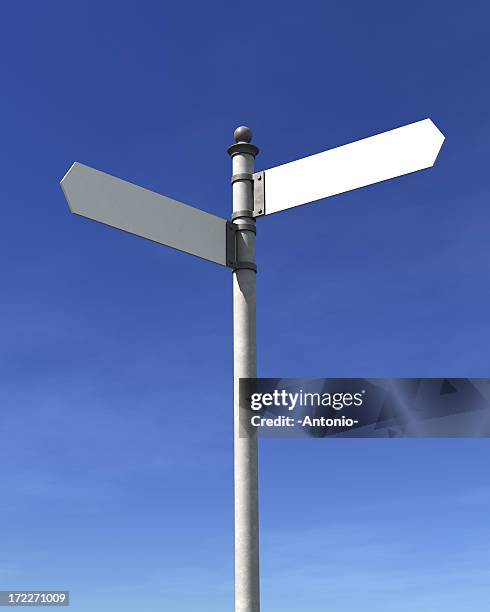 vuoto cartello - indicatore-di-direzione-segnale foto e immagini stock