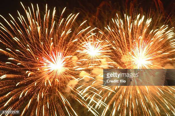 fourth of july - fireworks finale stockfoto's en -beelden